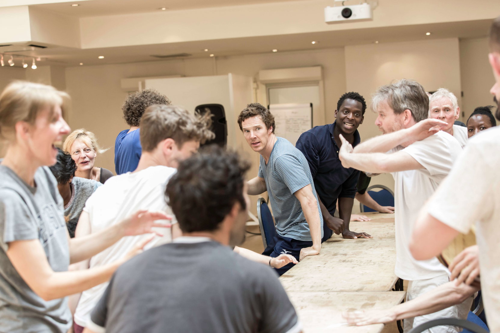  1-centre-benedict-cumberbatch-hamlet-and-kobna-holdbrook-smith-laertes-and-cast-of-hamlet-in-rehearsal-photo-credit-johan-persson.jpg