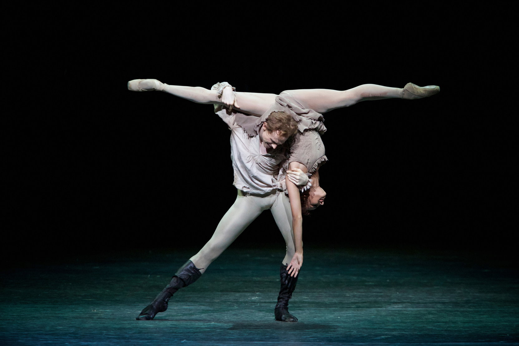 Náhledový obrázek k článku Do kin se vrací Královský balet z Londýna s novou verzí Labutího jezera