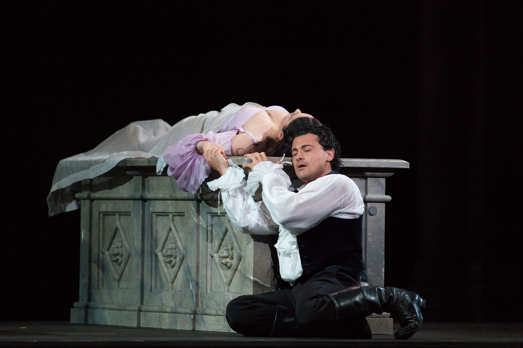 Náhledový obrázek k článku Příběh věčných milenců zdobí souboje jako ze Star Wars