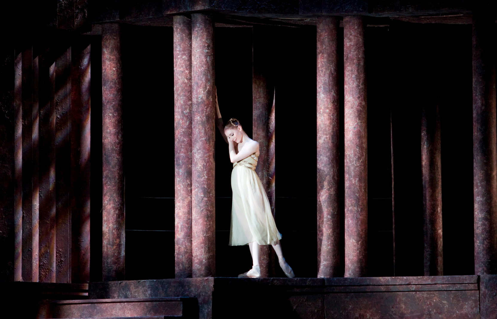  sarah-lamb-as-juliet-in-romeo-and-juliet-photo-johan-persson-tisk.jpg