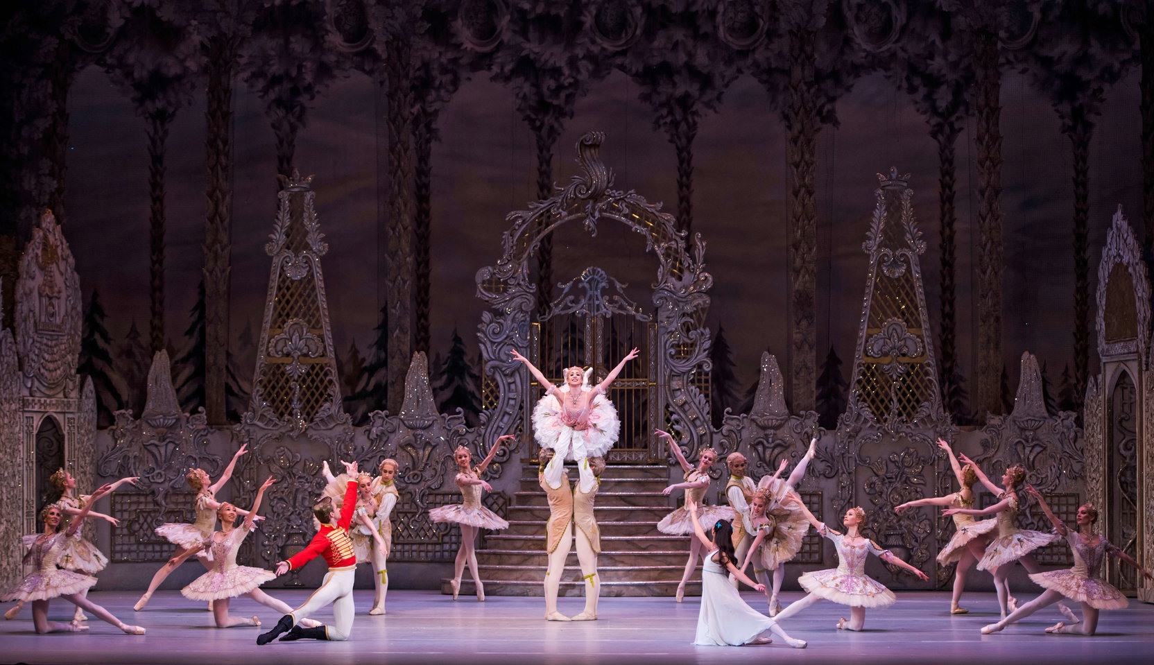  roh-19-20_production-image_the-nutcracker_4.jpg