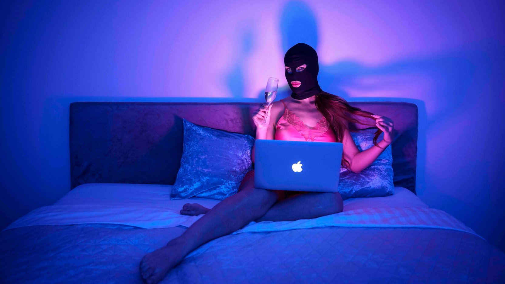 Náhledový obrázek k článku Virtuální přítelkyně