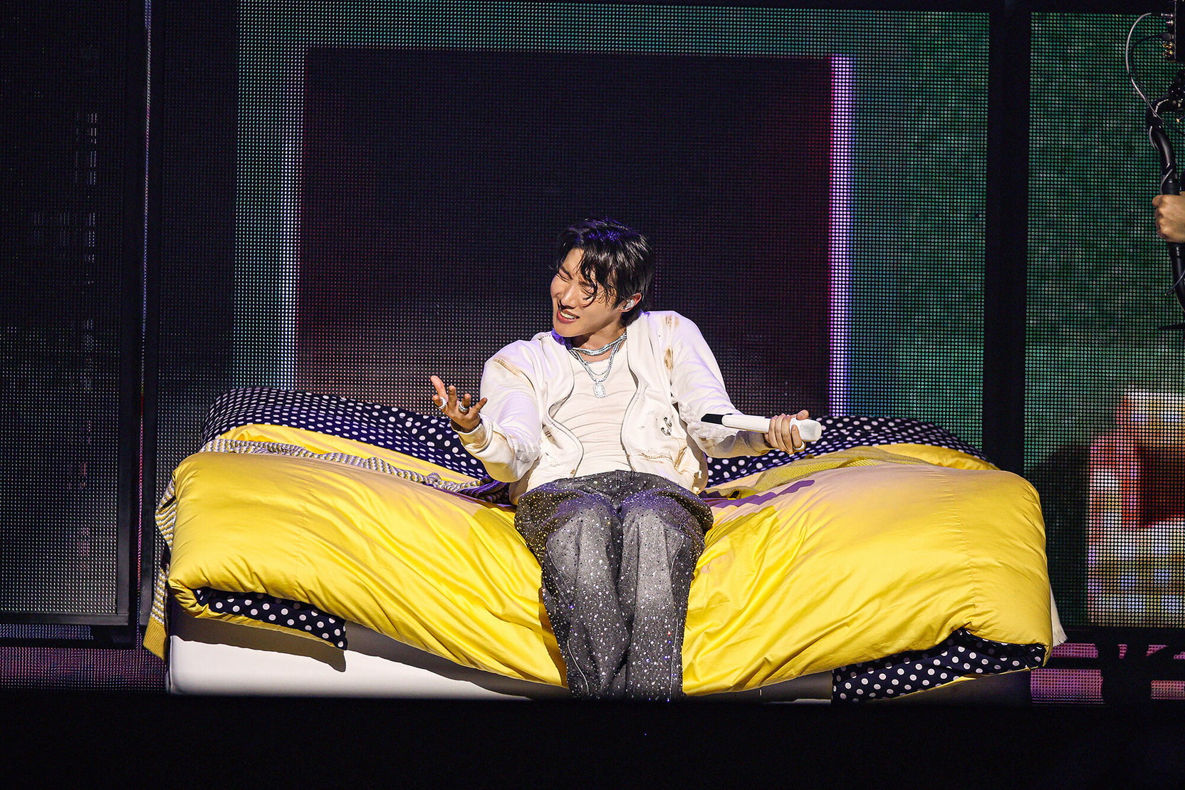 Náhledový obrázek k článku Hvězdný j-hope představí své sny, ambice a přání i v českých kinech. Hope on the Stage nabídne jedinečný přenos triumfálního koncertu